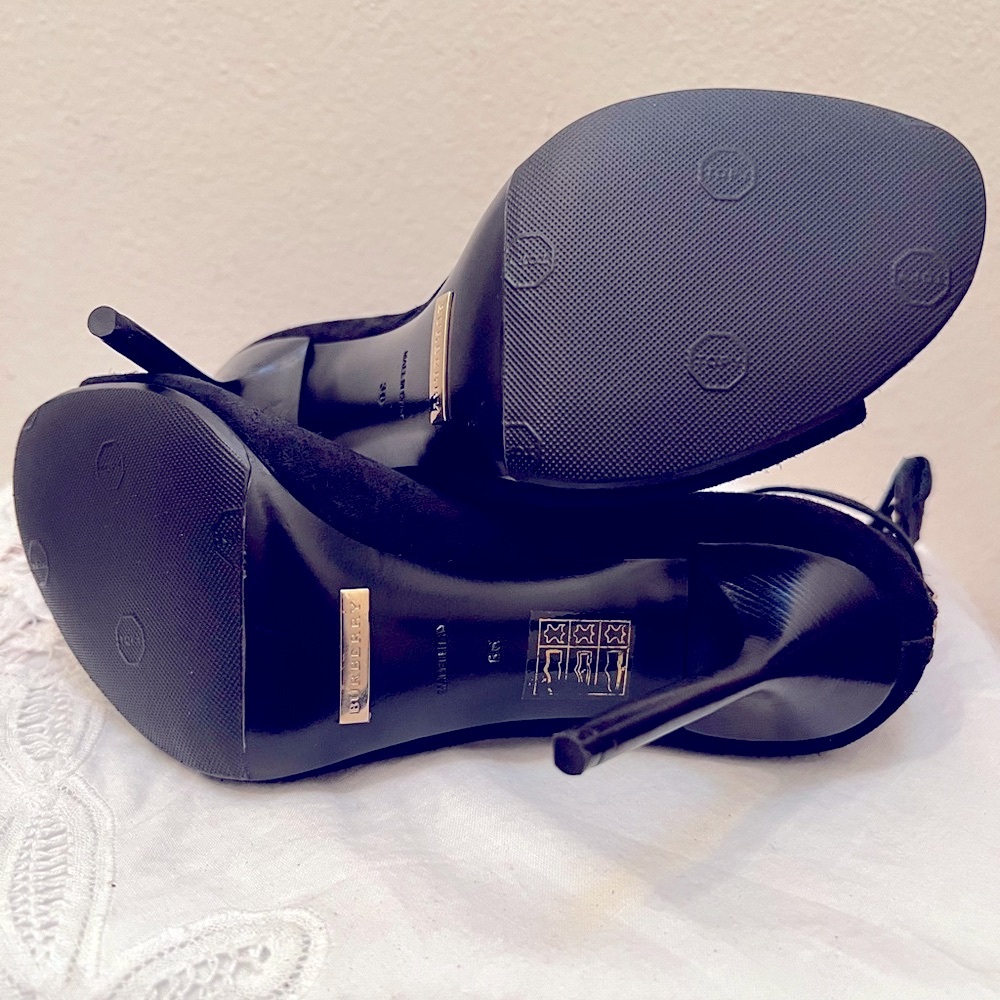 Burberry Black Strappy Gladiator Heels - Picture 5 of 10